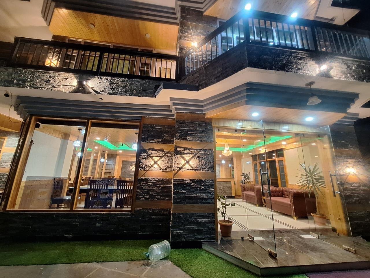 BTH Hotels & Resorts reception and lounge